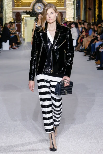 Look 24